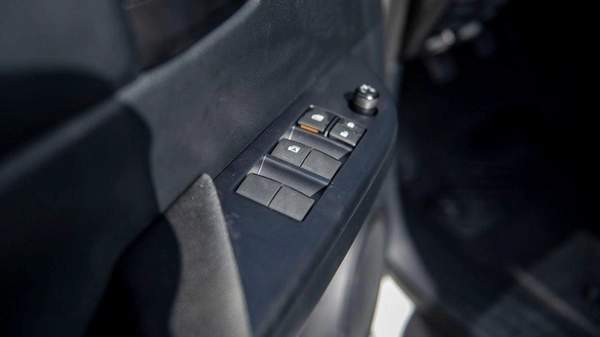 Toyota Hilux TOYOTA HILUX MID OPTION 2.4L DIESEL 2025 FOR EXPORT ONLY