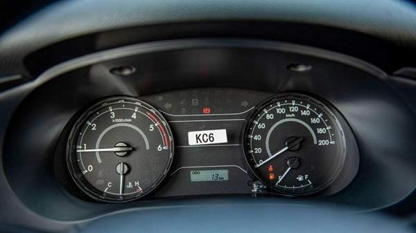 Toyota Hilux TOYOTA HILUX MID OPTION 2.4L DIESEL 2025 FOR EXPORT ONLY