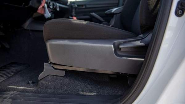 Toyota Hilux TOYOTA HILUX MID OPTION 2.4L DIESEL 2025 FOR EXPORT ONLY