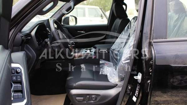 Toyota Land Cruiser LC300 GXR 4.0P AT MY2025 – BLACK