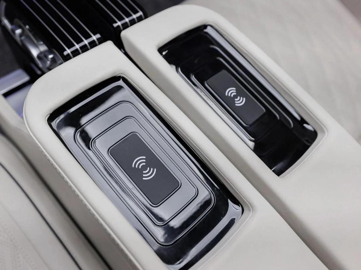 New Mercedes-Benz V 300 2025-13-13