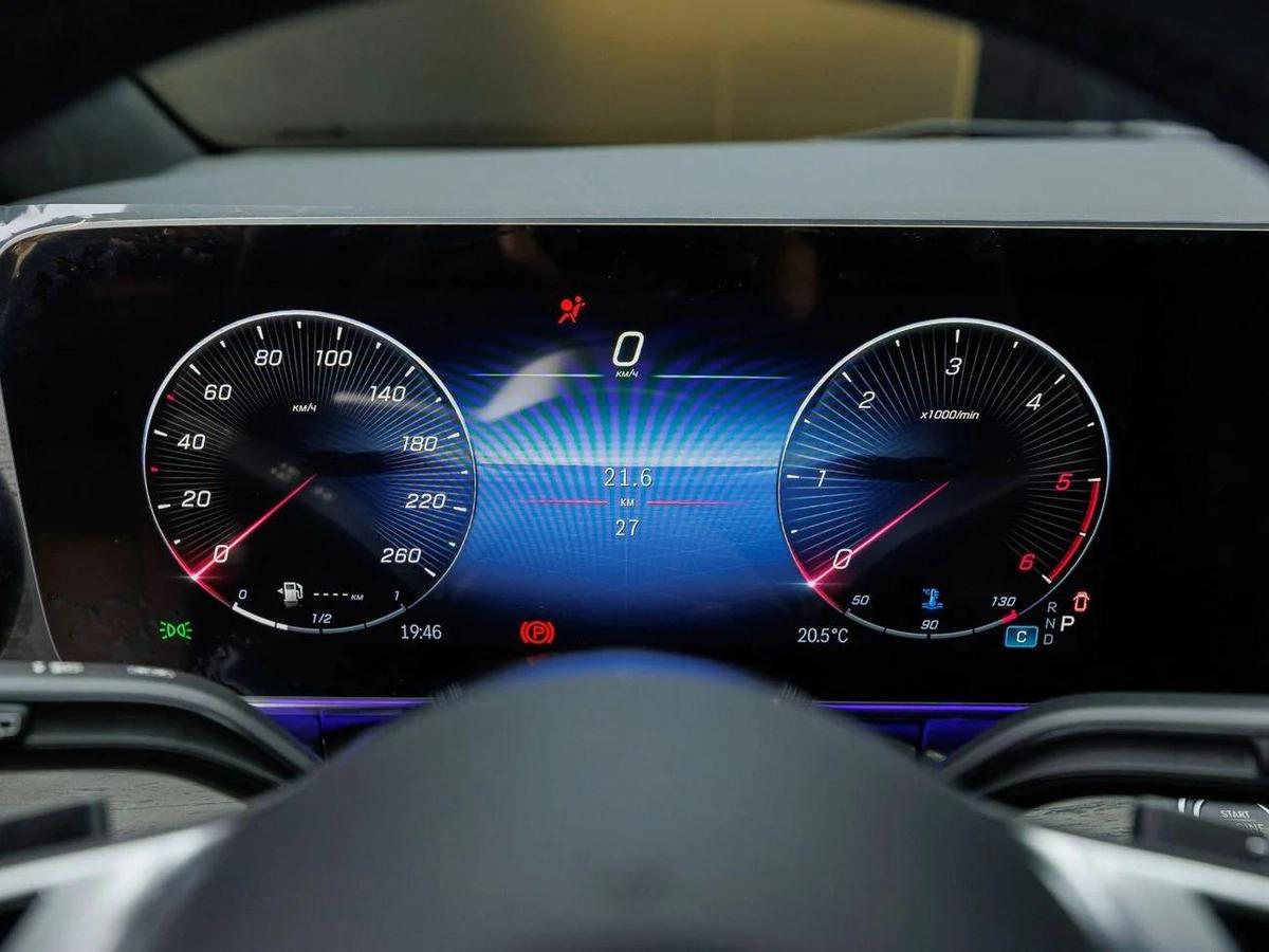 New Mercedes-Benz V 300 2025-15-15