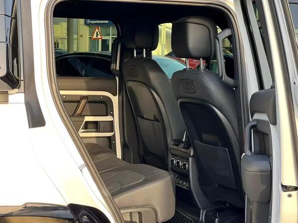 LAND ROVER DEFENDER 110 X-DYNAMIC HSE Model 2022 7 seaters