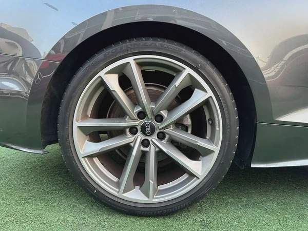 (2020) AUDI A5 //S-LINE// GCC FULL OPTION -ORIGINAL PAINT-
