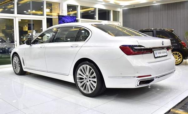 BMW 730Li ( 2022 Model ) in White Color GCC Specs