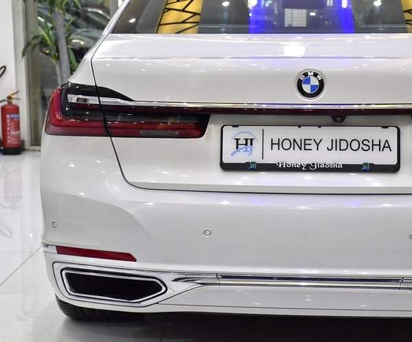 BMW 730Li ( 2022 Model ) in White Color GCC Specs