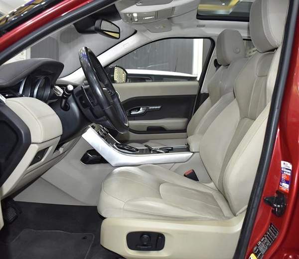 Land Rover Range Rover Evoque ( 2016 Model ) in Red Color GCC Specs