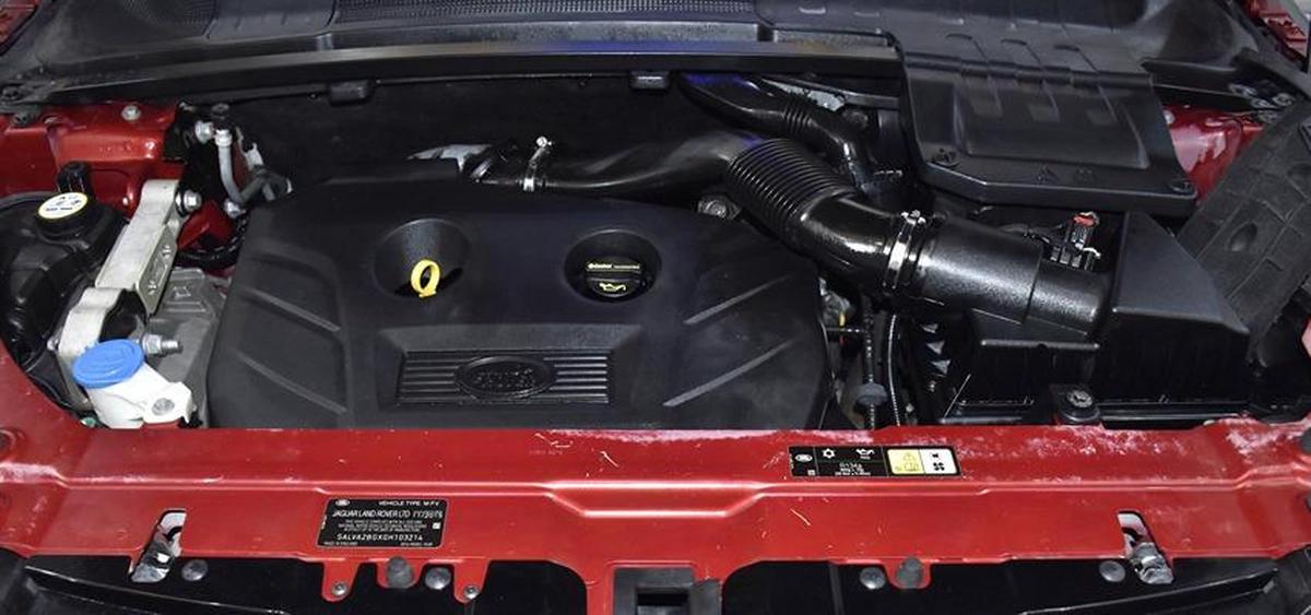 Land Rover Range Rover Evoque ( 2016 Model ) in Red Color GCC Specs-7-7