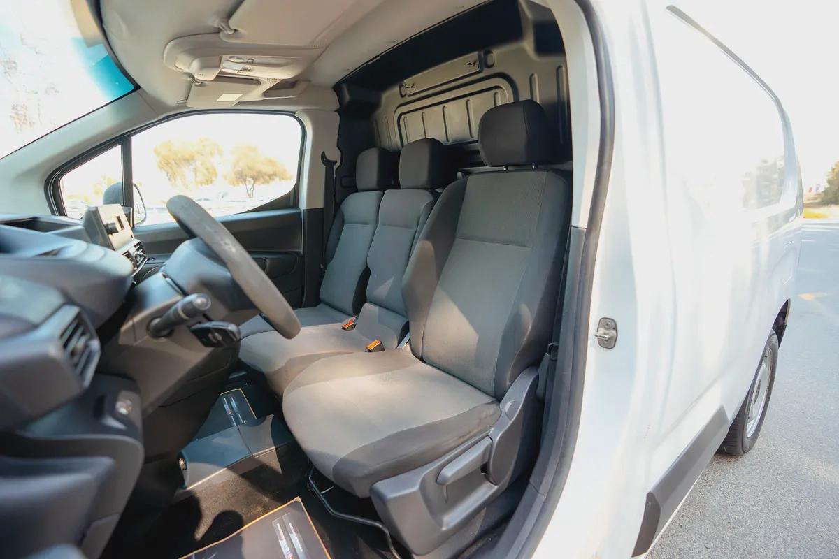 Peugeot Partner | Delivery Van | GCC Specs | Ref#P19775-7-7