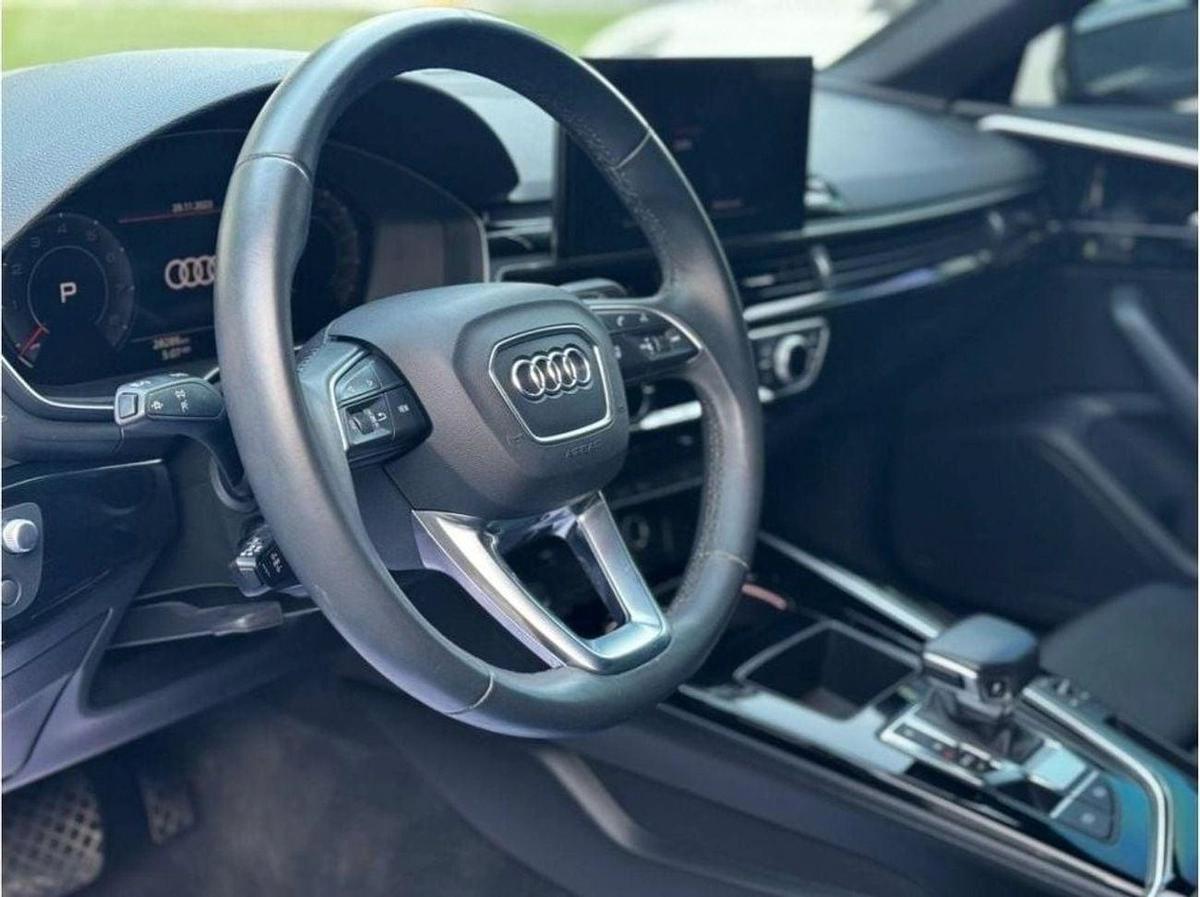 Audi A4 Audi A4 V4 2021-9-9