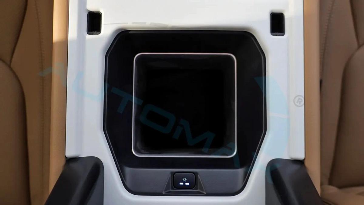 2025 Land Rover Defender 110 X-Dynamic SE P400e Plug-in Hybrid 0KM With 5 Years Or 100K KM Warranty-3-3