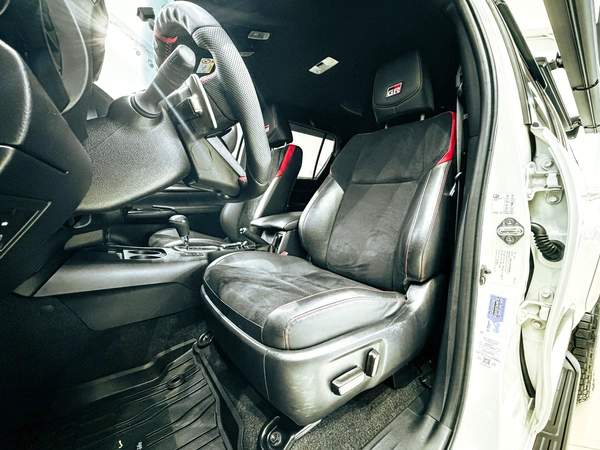 Massive Price Drop!!! // AED 2,550 // 20% DP // 2022 Toyota Hilux GR Sport 4.0L V6 4*4