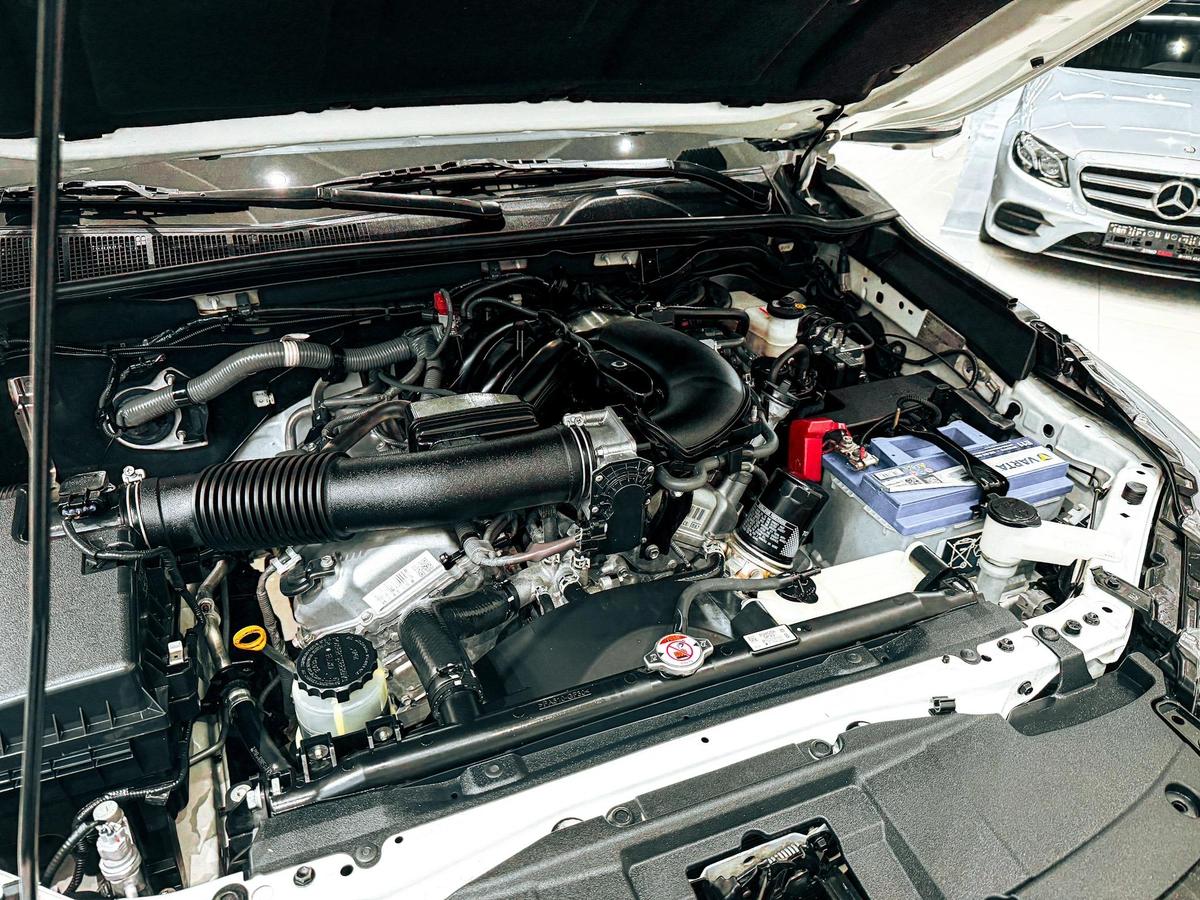 Massive Price Drop!!! // AED 2,550 // 20% DP // 2022 Toyota Hilux GR Sport 4.0L V6 4*4-5-5