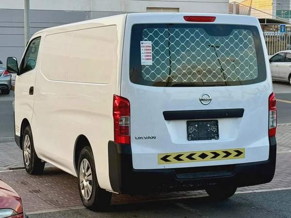 Nissan Urvan Standard 2022 - GCC Specs - Perfect for your Business!