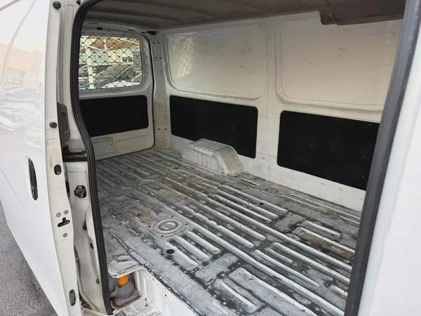 Nissan Urvan Standard 2022 - GCC Specs - Perfect for your Business!