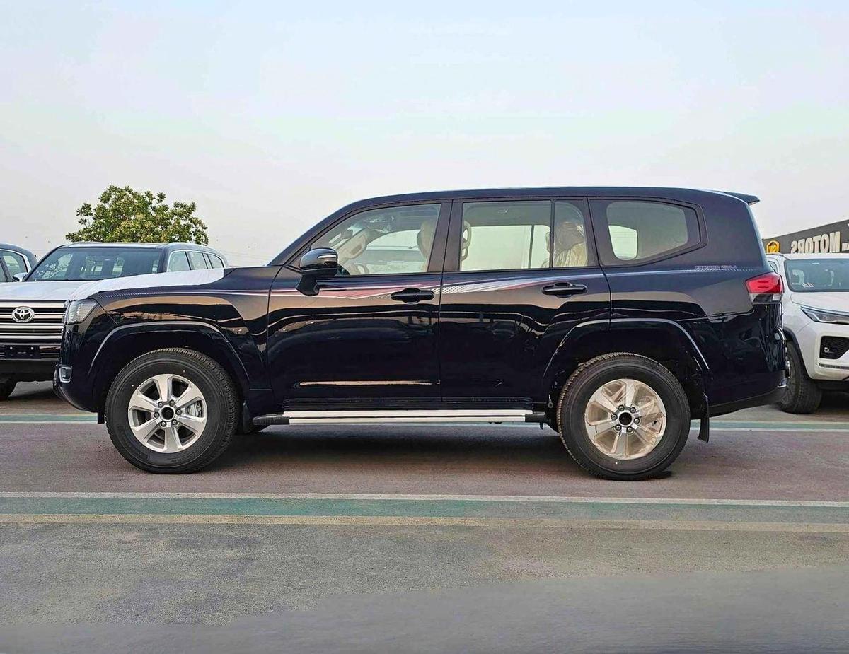 Toyota Land Cruiser GXR 3.3L Diesel Twin Turbo | Sunroof | Driver Electric Seat (CODE # GXR-G1)-3-3