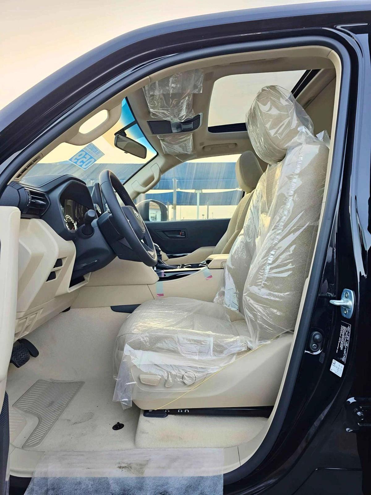 Toyota Land Cruiser GXR 3.3L Diesel Twin Turbo | Sunroof | Driver Electric Seat (CODE # GXR-G1)-4-4
