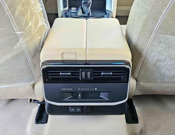 Toyota Land Cruiser GXR 3.3L Diesel Twin Turbo | Sunroof | Driver Electric Seat (CODE # GXR-G1)