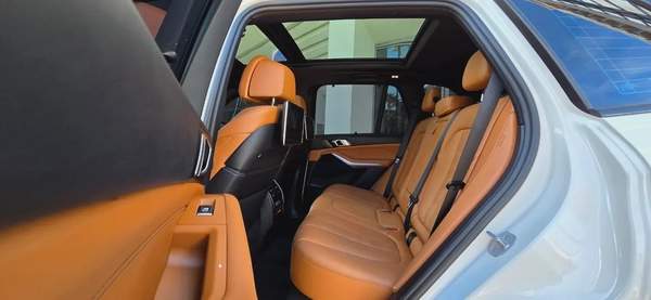 2022 BMW X5 xDrive40i-With M Package-Under Warranty and Service Contract-Excellent Condition