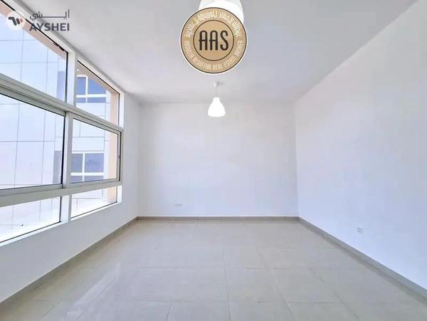 "Spacious studio Available for Rent 41k - 6 cheques payments