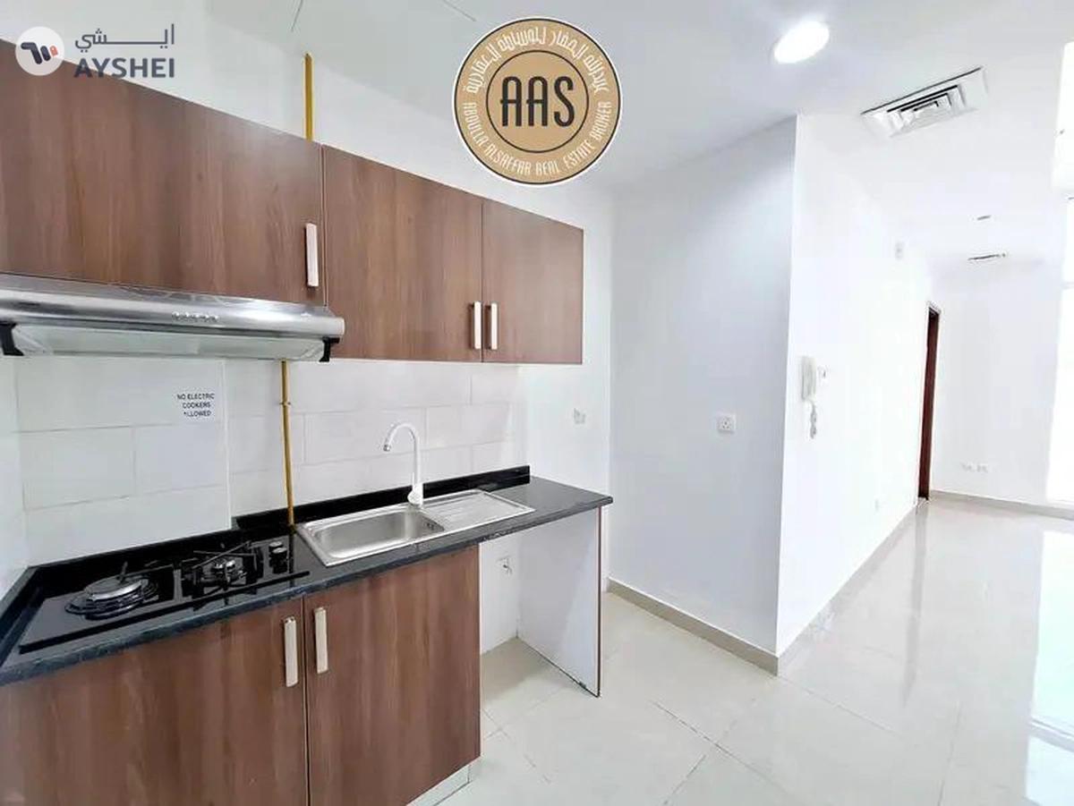 "Spacious studio Available for Rent 41k - 6 cheques payments-6-6