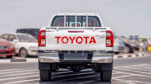 Toyota Hilux TOYOTA HILUX DC 2.7P MT 4X4 P.WINDOW MY2023