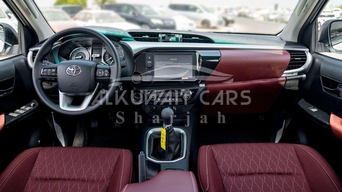 Toyota Hilux TOYOTA HILUX DC 2.7P MT 4X4 P.WINDOW MY2023-10-10