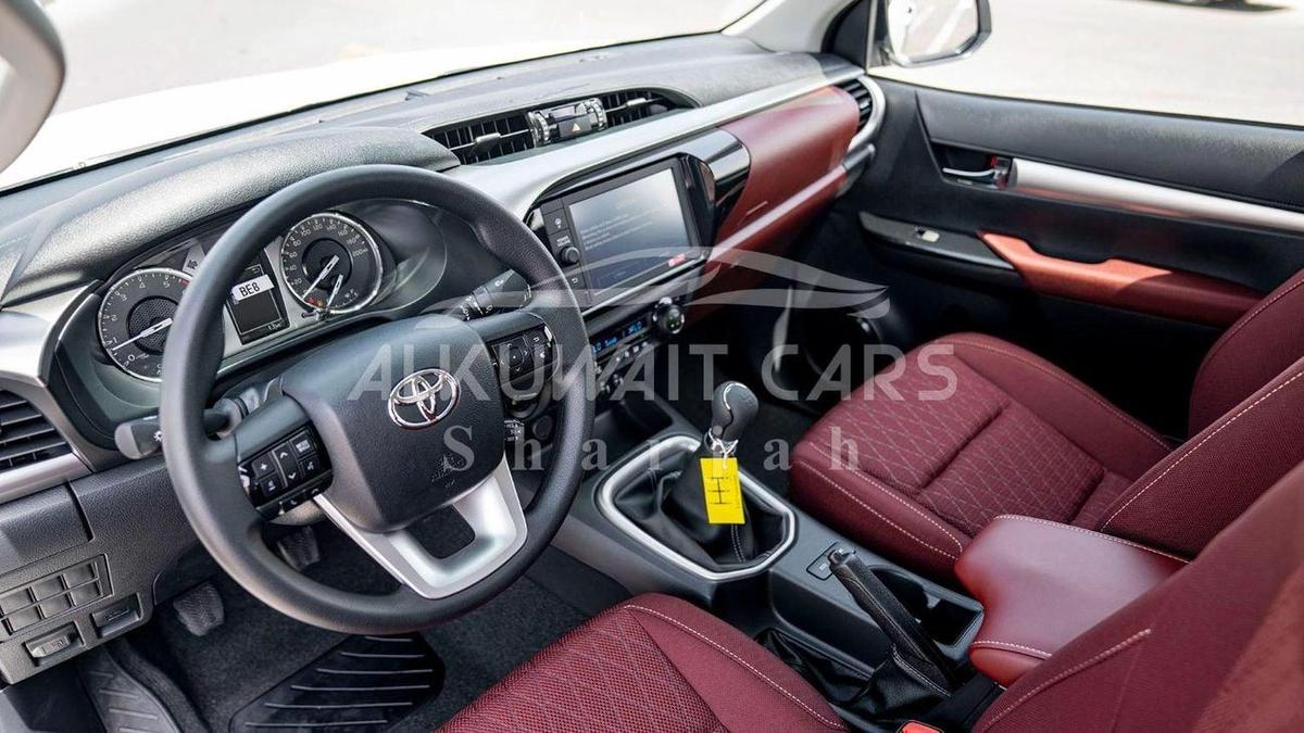 Toyota Hilux TOYOTA HILUX DC 2.7P MT 4X4 P.WINDOW MY2023-11-11