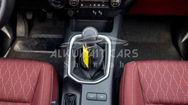 Toyota Hilux TOYOTA HILUX DC 2.7P MT 4X4 P.WINDOW MY2023