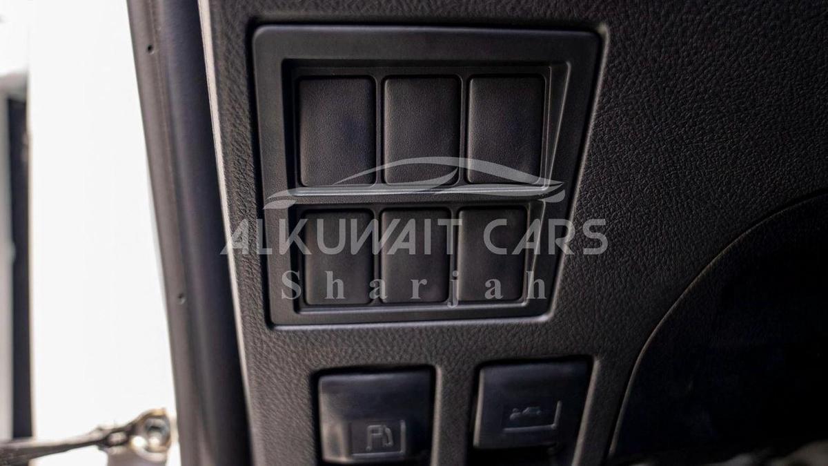 Toyota Hilux TOYOTA HILUX DC 2.7P MT 4X4 P.WINDOW MY2023-15-15