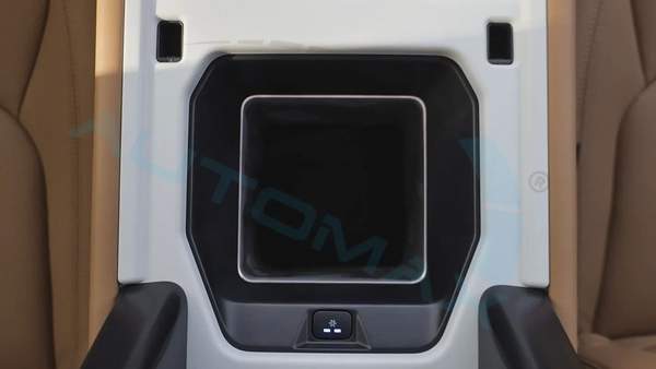 ( Only For Export ) 2025/2025 Land Rover Defender 110 X-Dynamic SE P400e Plug-in Hybrid Brand New