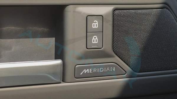 ( Only For Export ) 2025/2025 Land Rover Defender 110 X-Dynamic SE P400e Plug-in Hybrid Brand New