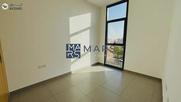 Sunny 1BHK Facing Roadside – Perfect for City Living!