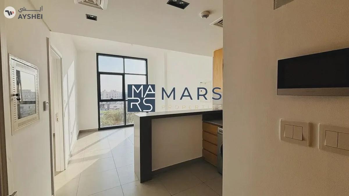 Sunny 1BHK Facing Roadside – Perfect for City Living!-8-8