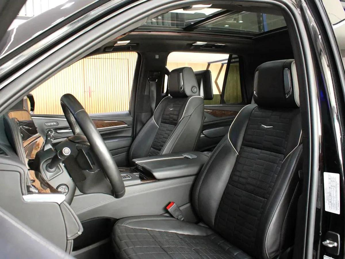 2023 - Cadillac Escalade Sport Platinum 6.2L V8-9-9