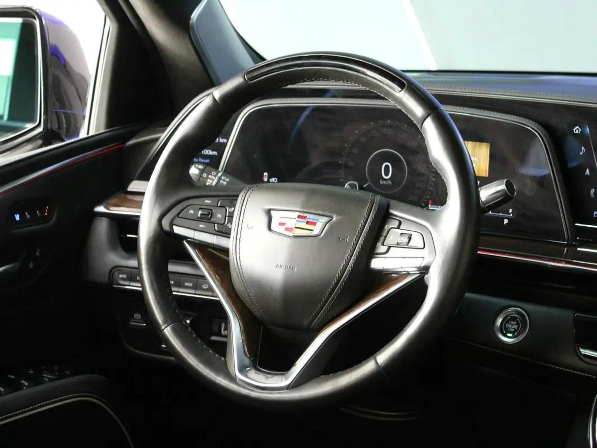 2023 - Cadillac Escalade Sport Platinum 6.2L V8-4-4