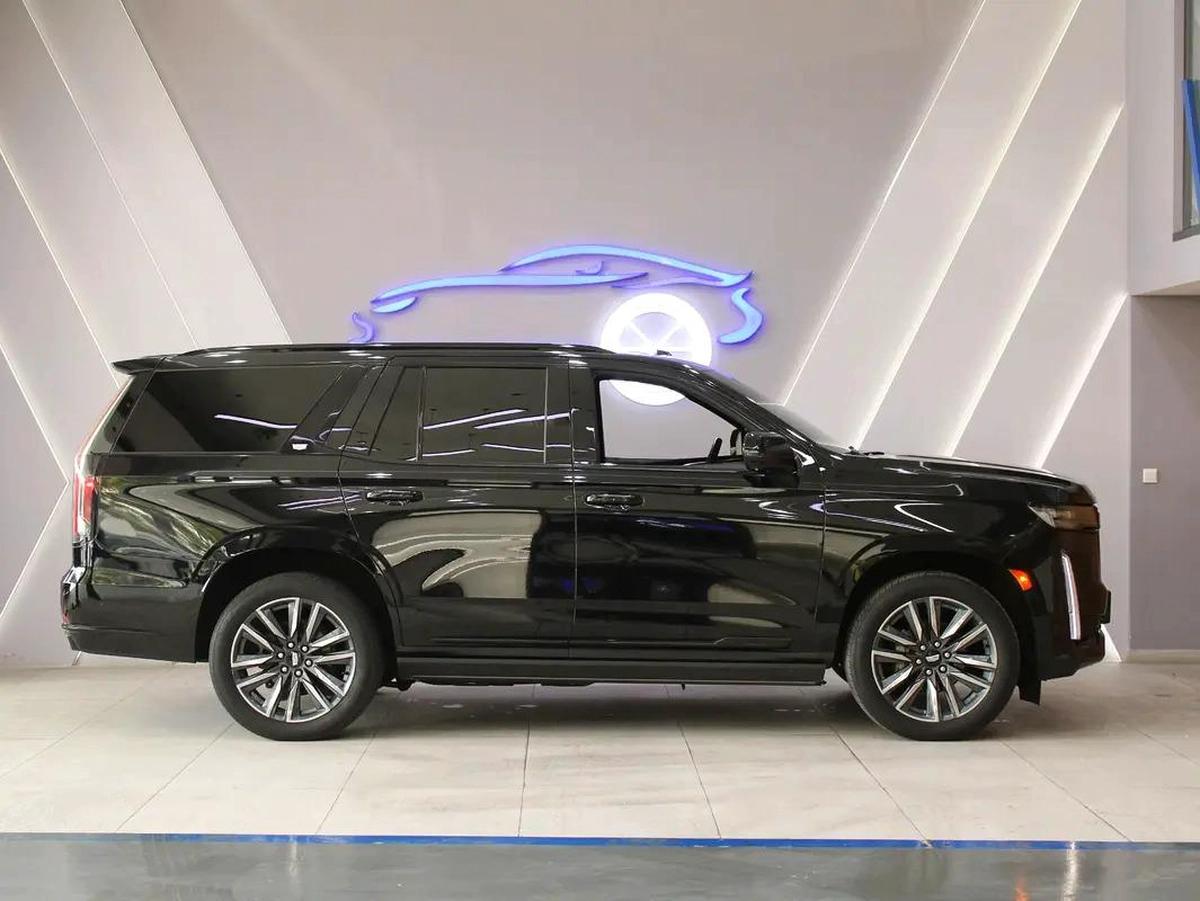 2023 - Cadillac Escalade Sport Platinum 6.2L V8-12-12