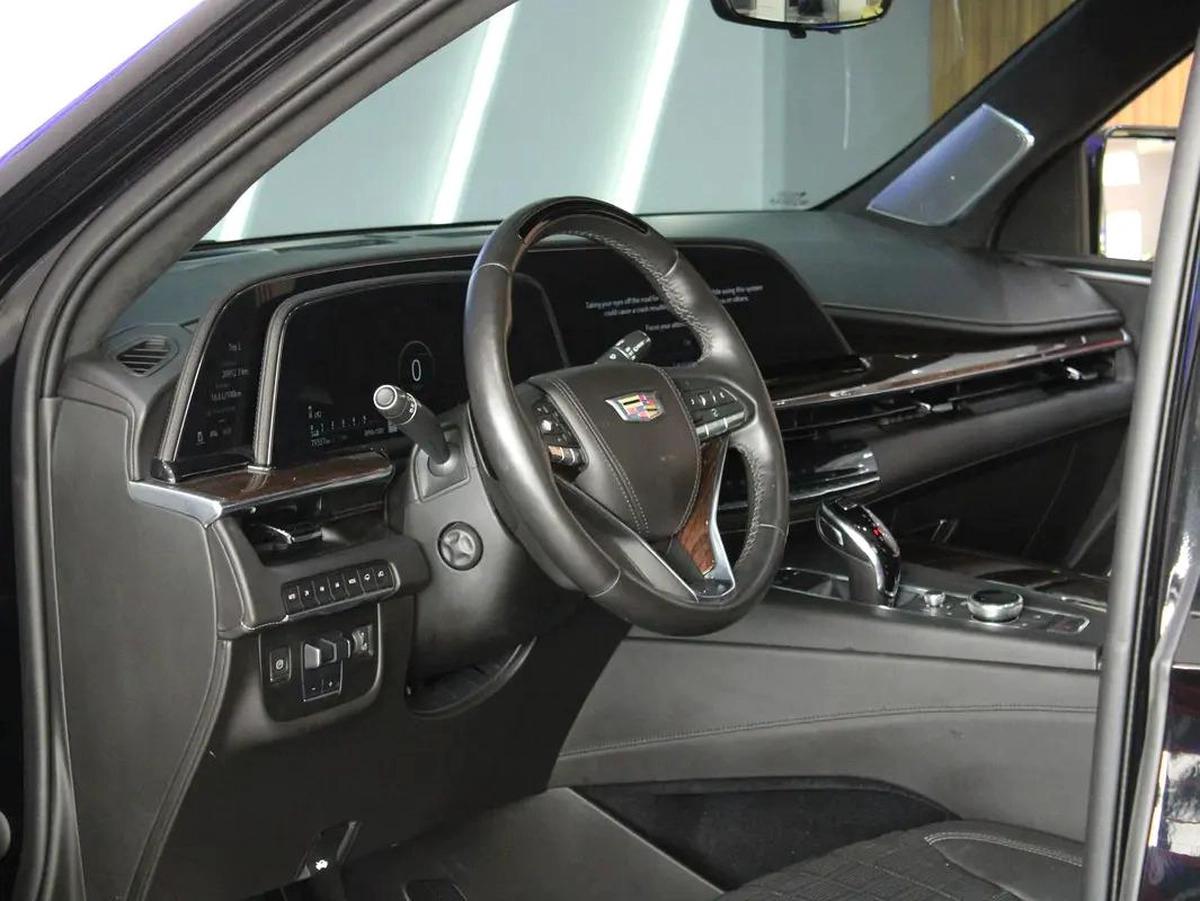 2023 - Cadillac Escalade Sport Platinum 6.2L V8-5-5