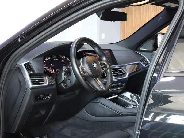 2023 - BMW X6 M50i XDrive - V8