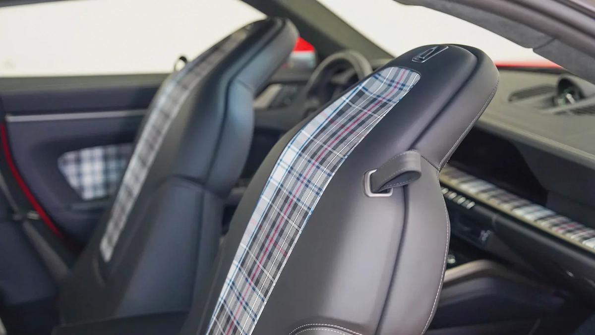 Special Offer | AED 19,568 PM | Limited Edition, GCC | 911 Turbo 50 Years-7-7
