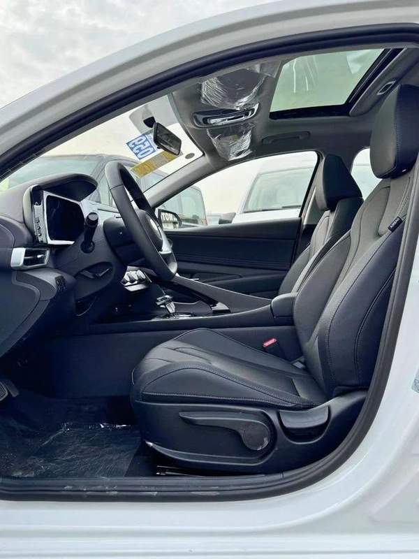 Hyundai Elantra ELITE / 1.5L PETROL, SUNROOF WITH LEATHER, CHINESE SPCES (CODE# ELITE)