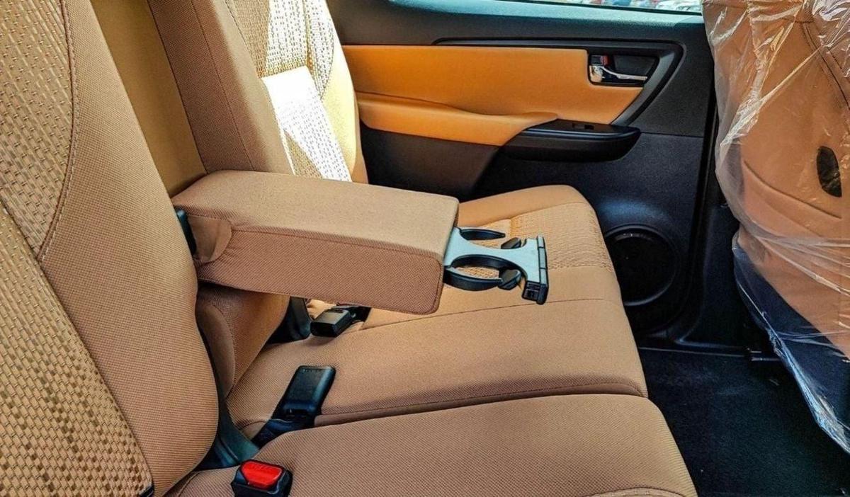 Toyota Fortuner FORTUNER 2.7L AT/AC 4WD PETROL 2024-17-17