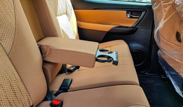 Toyota Fortuner FORTUNER 2.7L AT/AC 4WD PETROL 2024