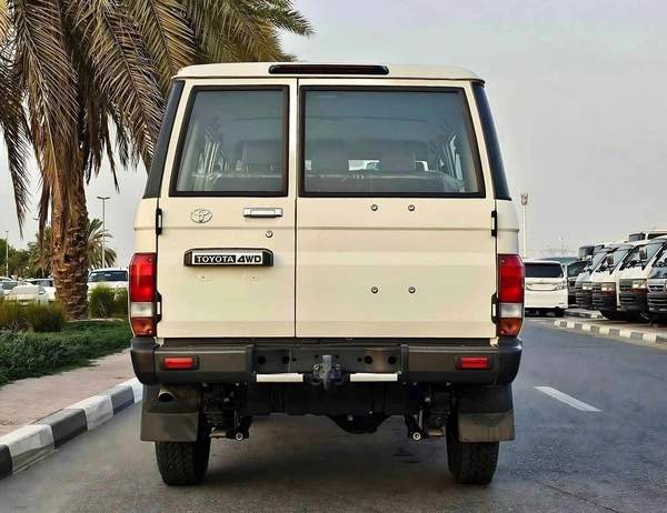 Toyota Land Cruiser 70 4.2L DIESEL | M/T | POWER WINDOWS WITH LEATHER | 4WD (CODE # 68037)