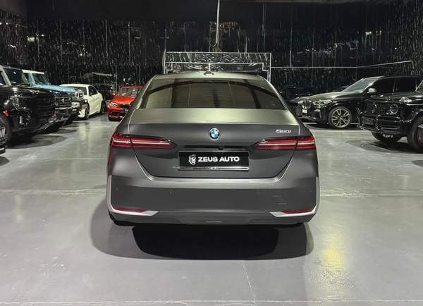 BMW 5 Series 520 2025 GCC specs for 210,000.00 AED