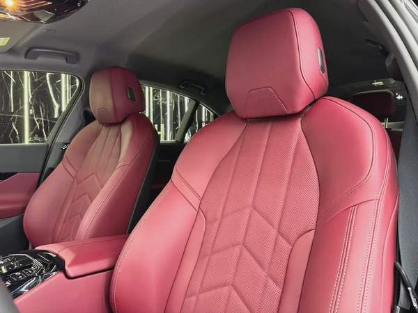 BMW 5 Series 520 2025 GCC specs for 210,000.00 AED