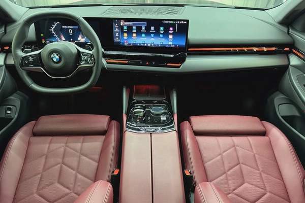 BMW 5 Series 520 2025 GCC specs for 210,000.00 AED