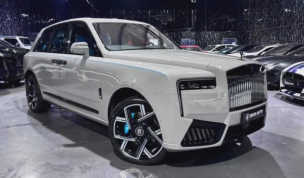 Rolls-Royce Cullinan 2025 GCC specs for 2,599,000.00 AED