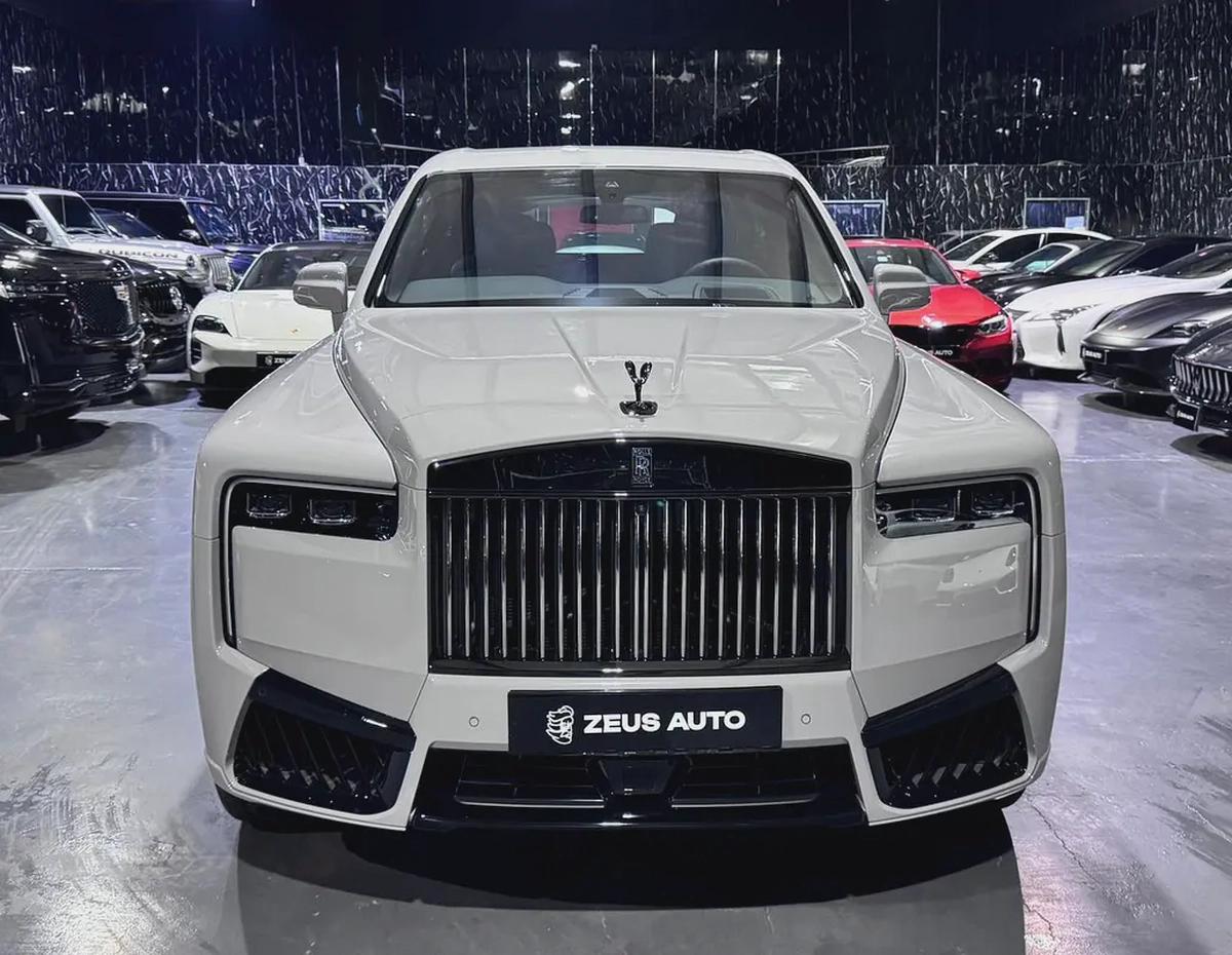 Rolls-Royce Cullinan 2025 GCC specs for 2,599,000.00 AED-2-2