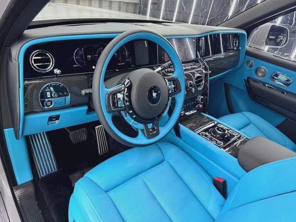 Rolls-Royce Cullinan 2025 GCC specs for 2,599,000.00 AED